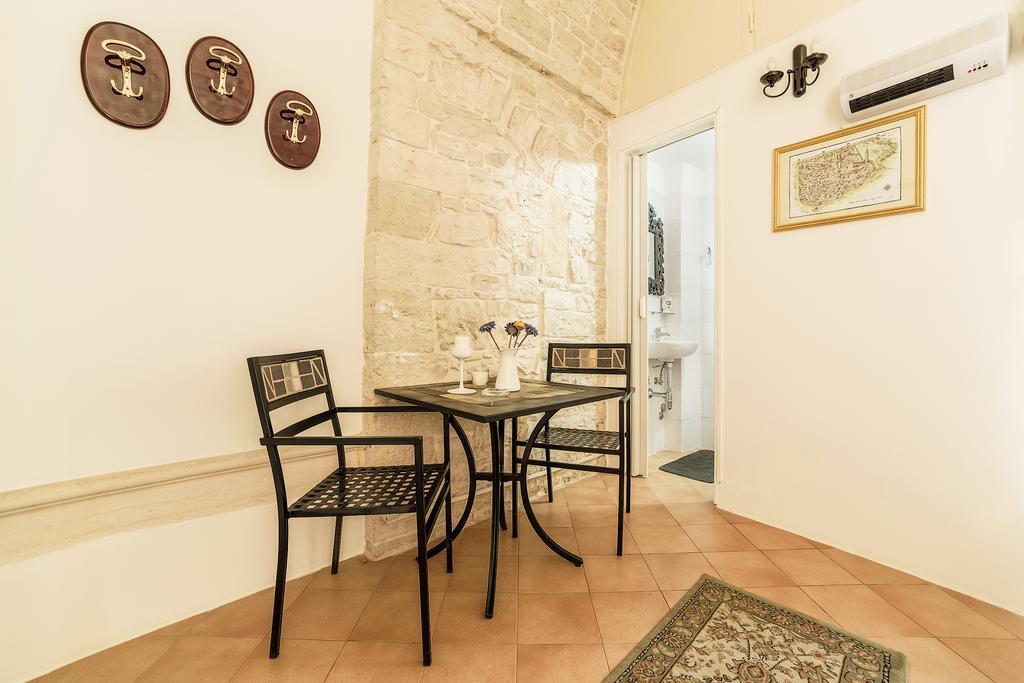 La Torre Storica Bed & Breakfast Bitonto Exterior foto